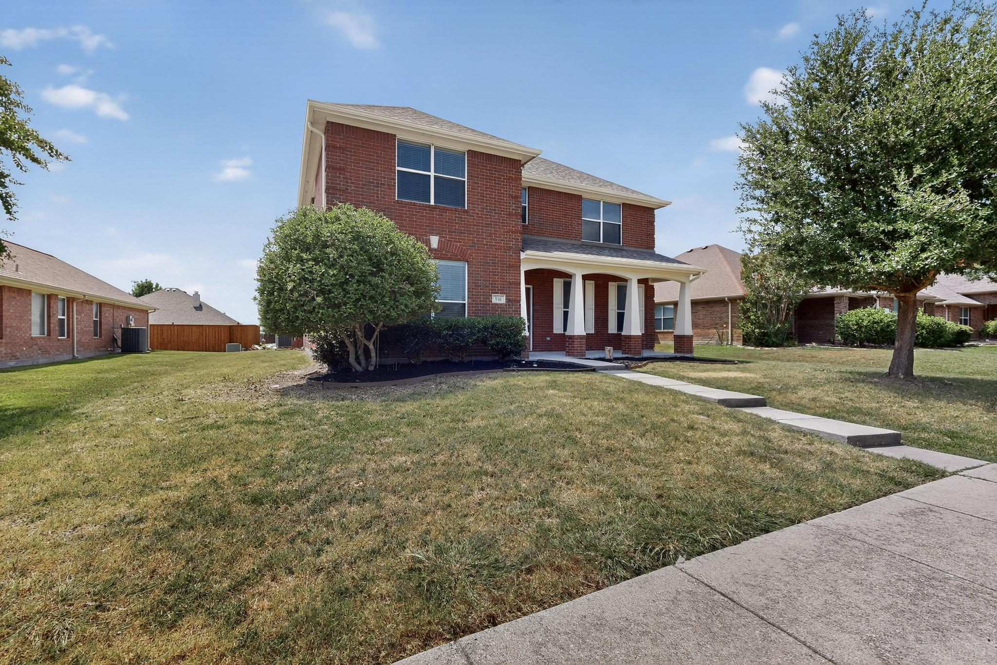 116 Cliffbrook Dr, Dallas, TX