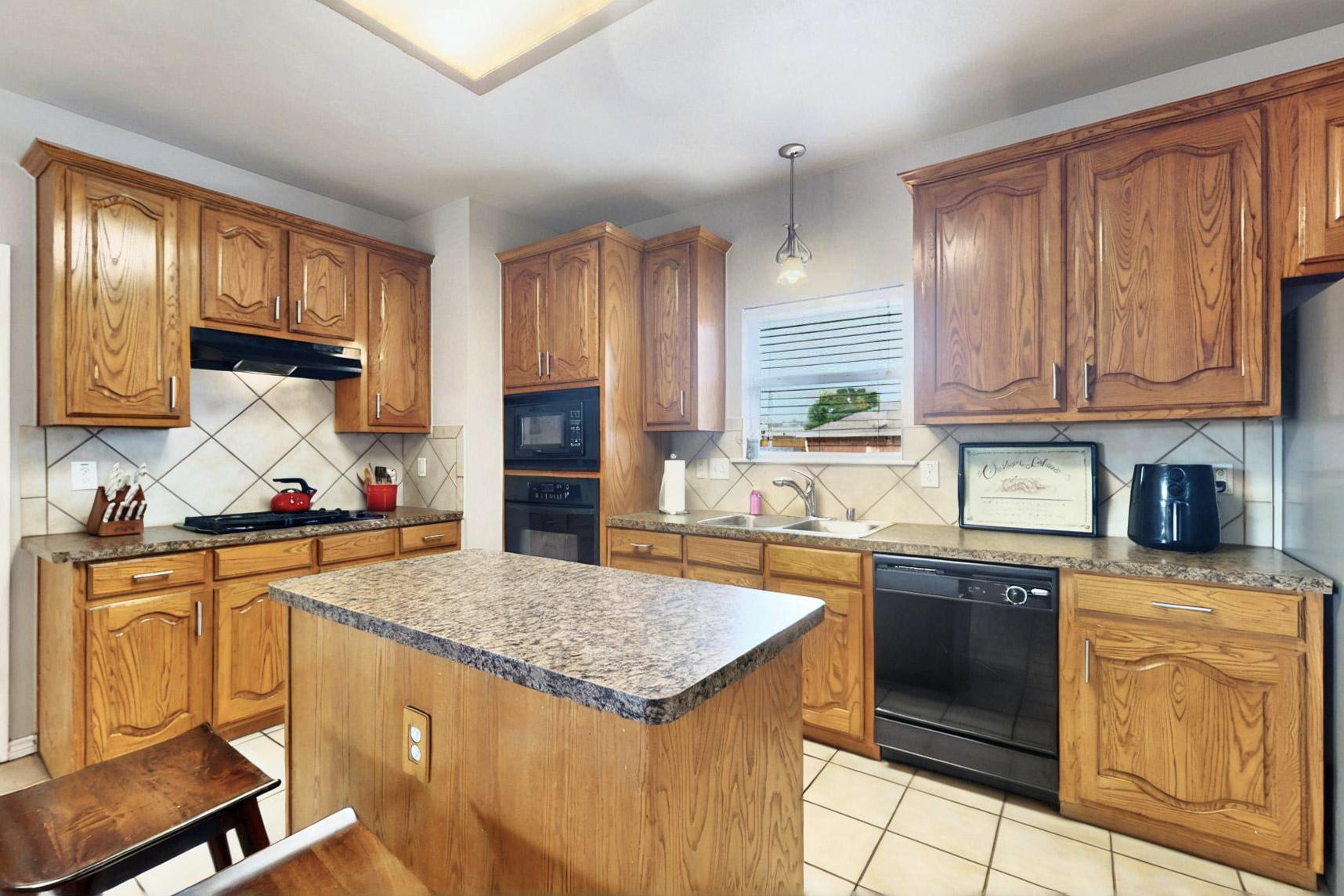 Photo 12 of 1236 Blue Brook Dr, Rockwall, TX