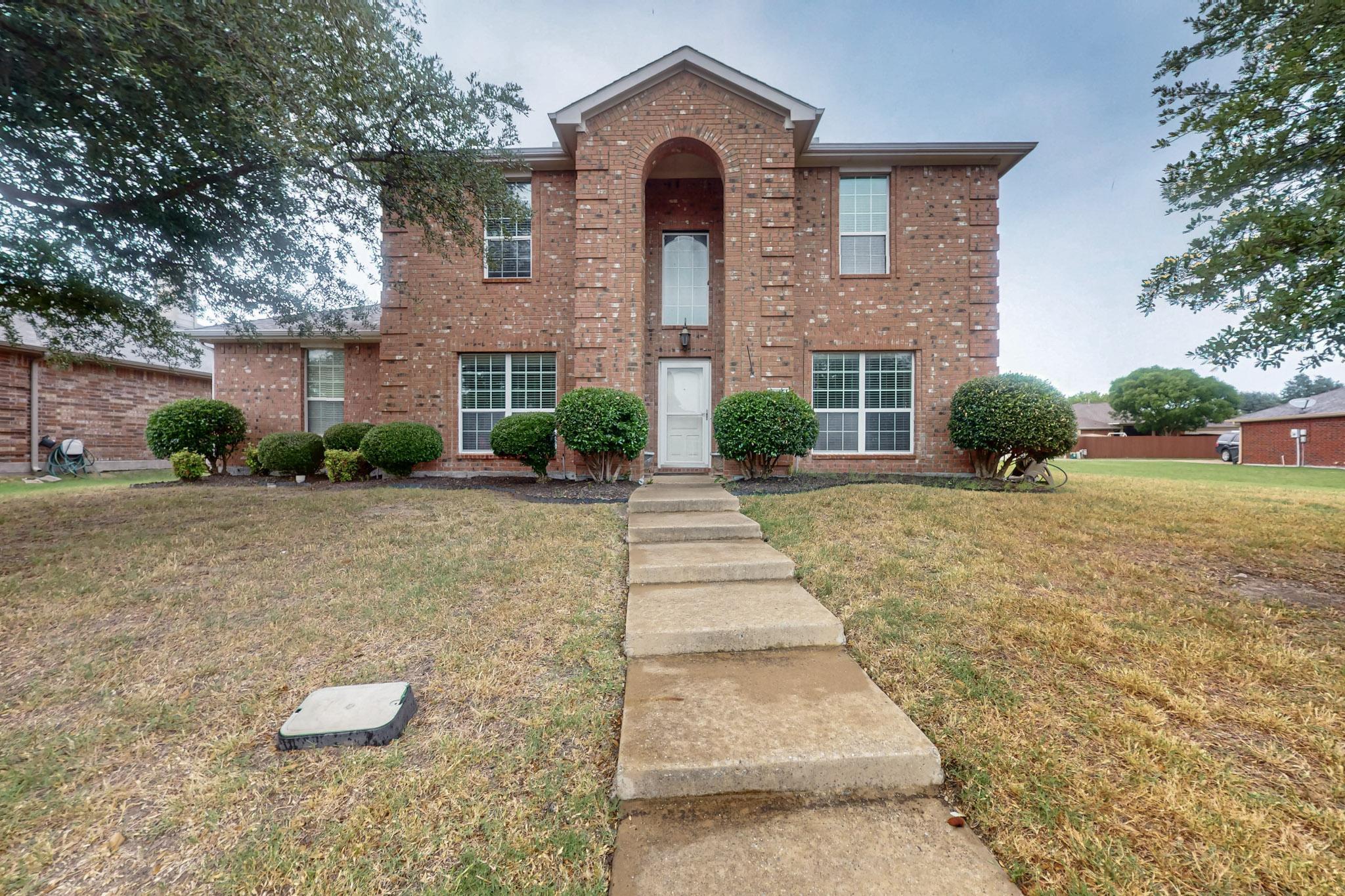 Photo 3 of 1236 Blue Brook Dr, Rockwall, TX