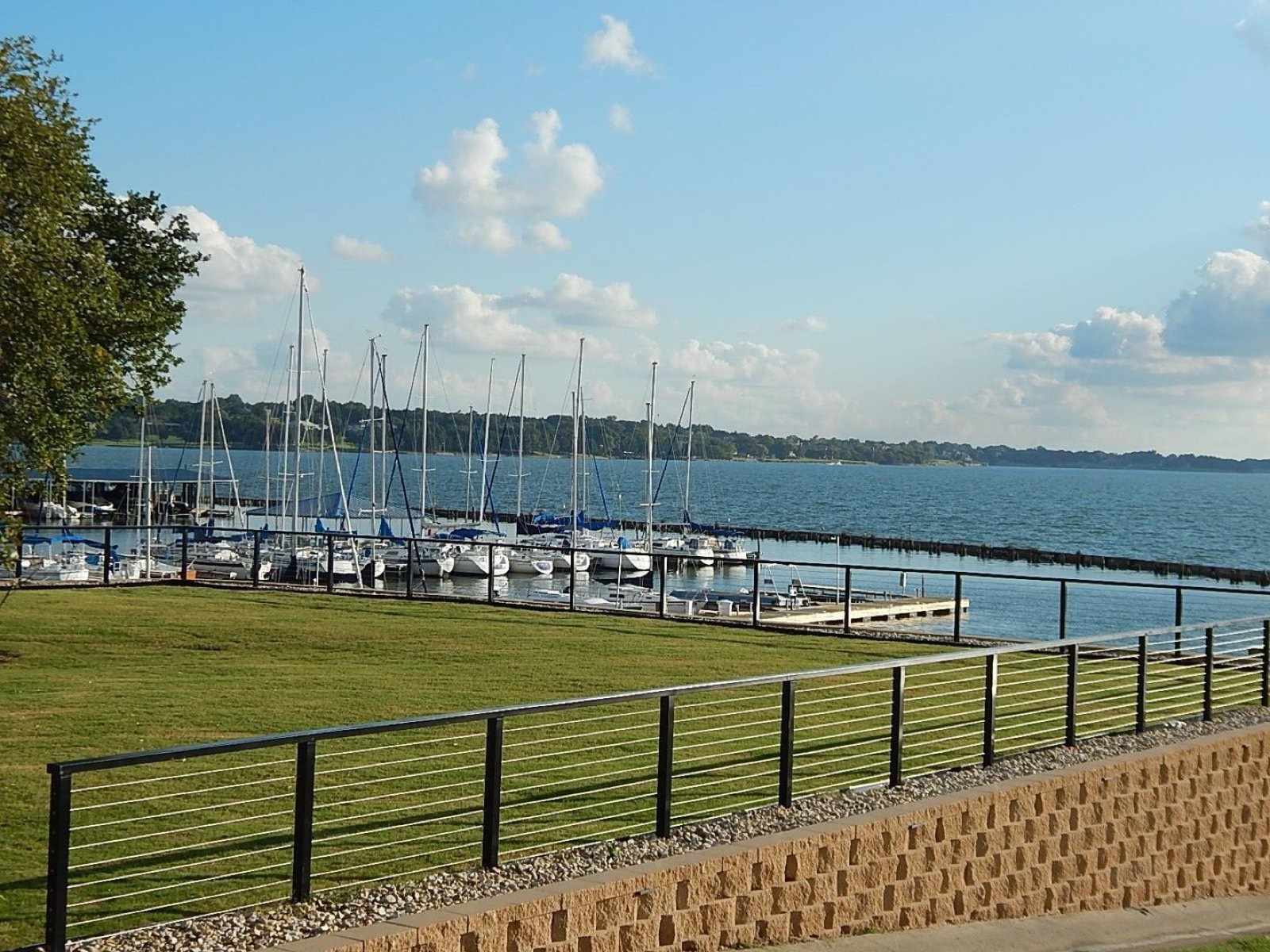 Photo 1 of 426 Yacht Club Dr Unit E, Rockwall, TX