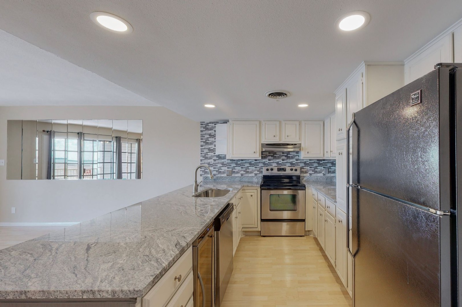 Photo 10 of 426 Yacht Club Dr Unit E, Rockwall, TX