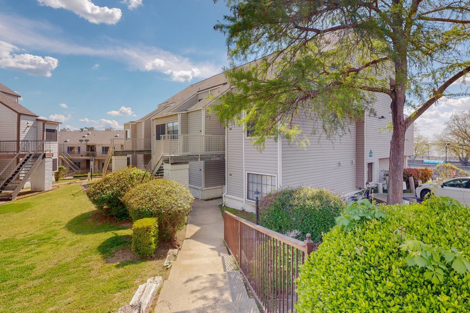 Photo 20 of 426 Yacht Club Dr Unit E, Rockwall, TX