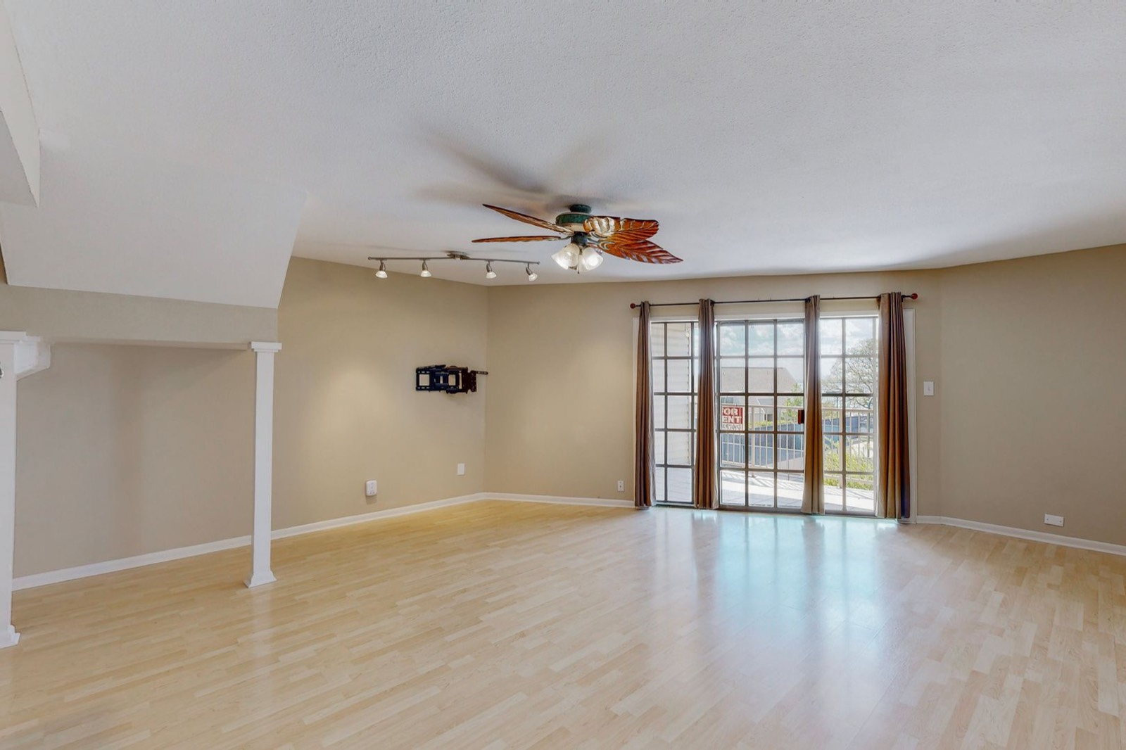 Photo 5 of 426 Yacht Club Dr Unit E, Rockwall, TX